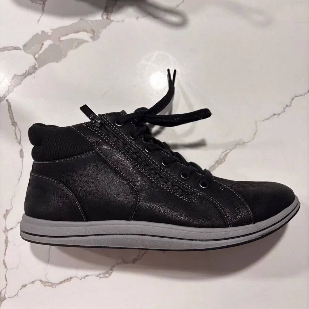 Clarks | Women's Breeze Glide Lace-Up Zip Cloudsteppers Sneakers Black Size 8.5